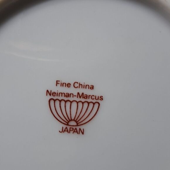 Neiman Marcus Vintage Plate Red Peking Peacock Glazed Porcelain Dishes Set of 2 - Picture 3 of 4